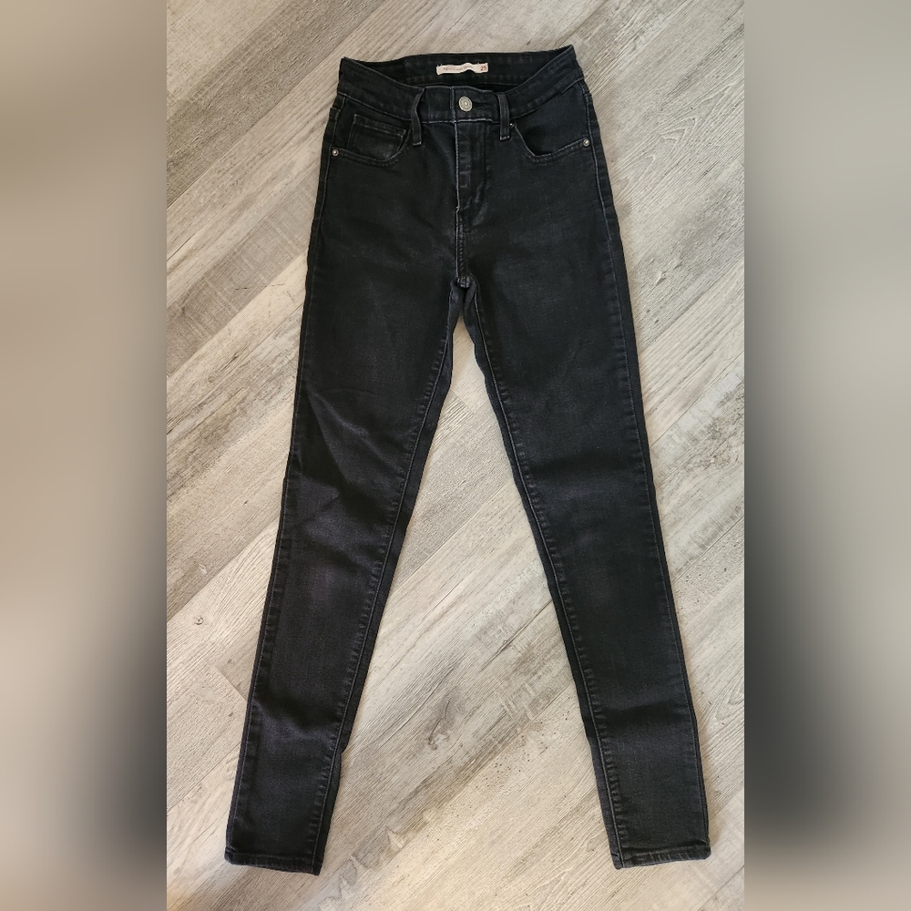3/$25 Levi's 721 High Rise Skinny black size 25